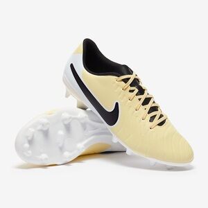 Nike Legend 10 Club FG/MG Men's Size 10 Soccer Cleats Yellow